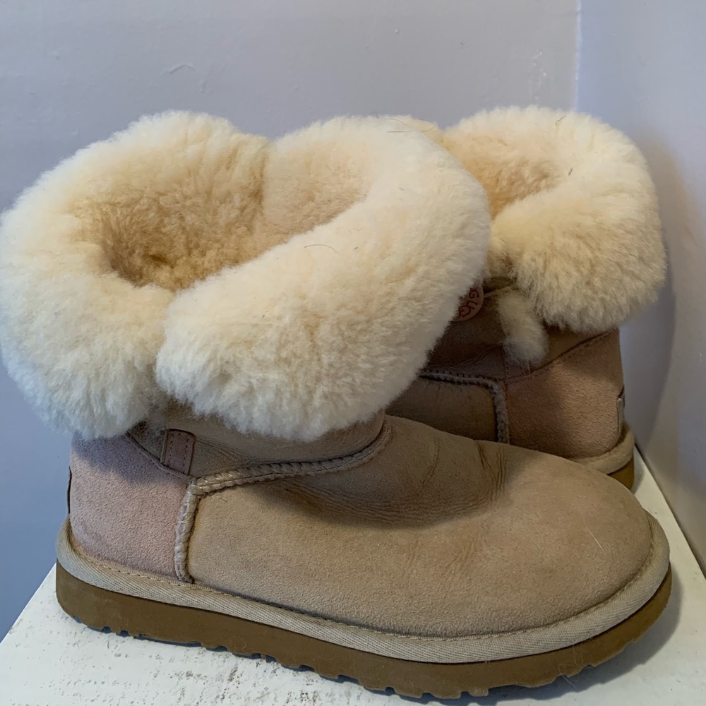 WOMENS UGGS BOOTS